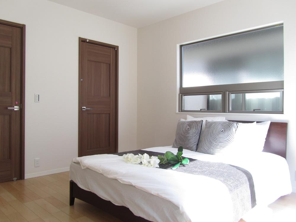 Non-living room.  [6-5 No. land] The main bedroom of the storage enhancement with a walk-in closet and a loft (2013 February shooting)