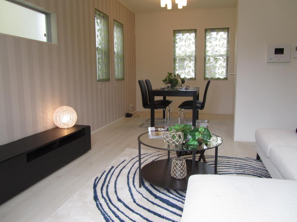 Living.  [2-21 No. land] Select model house furnished condominium (July 2013 shooting)