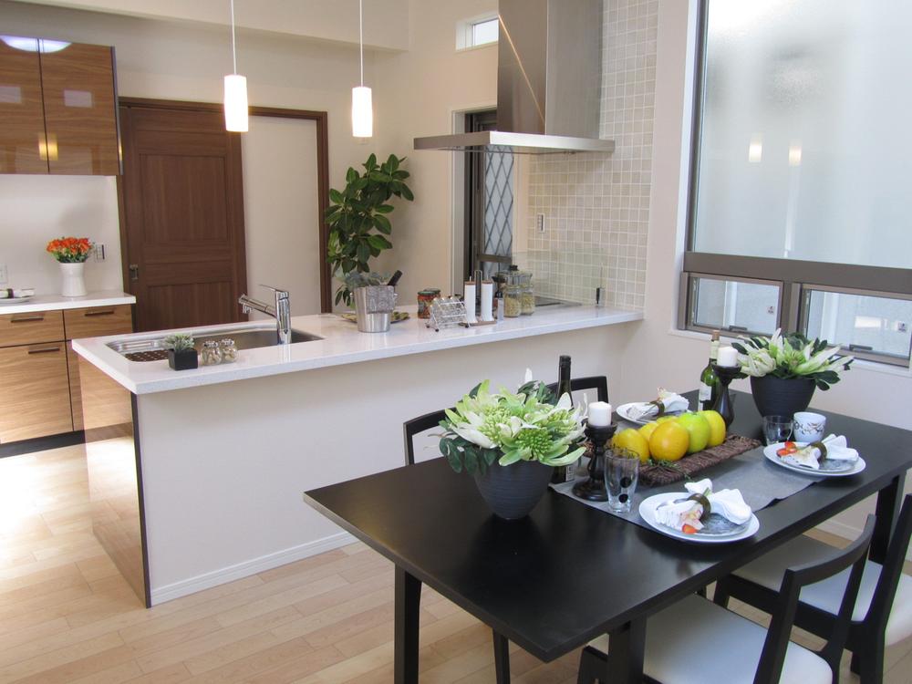 Kitchen.  [6-5 No. land] Family and communication can be taken while the housework, Open counter kitchen (2013 February shooting)