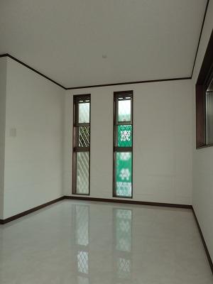 Living. Local (10 May 2013) Shooting