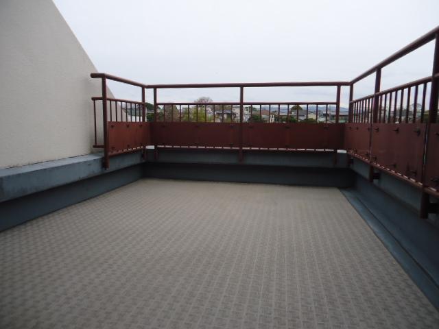 Balcony. 5 floor roof balcony