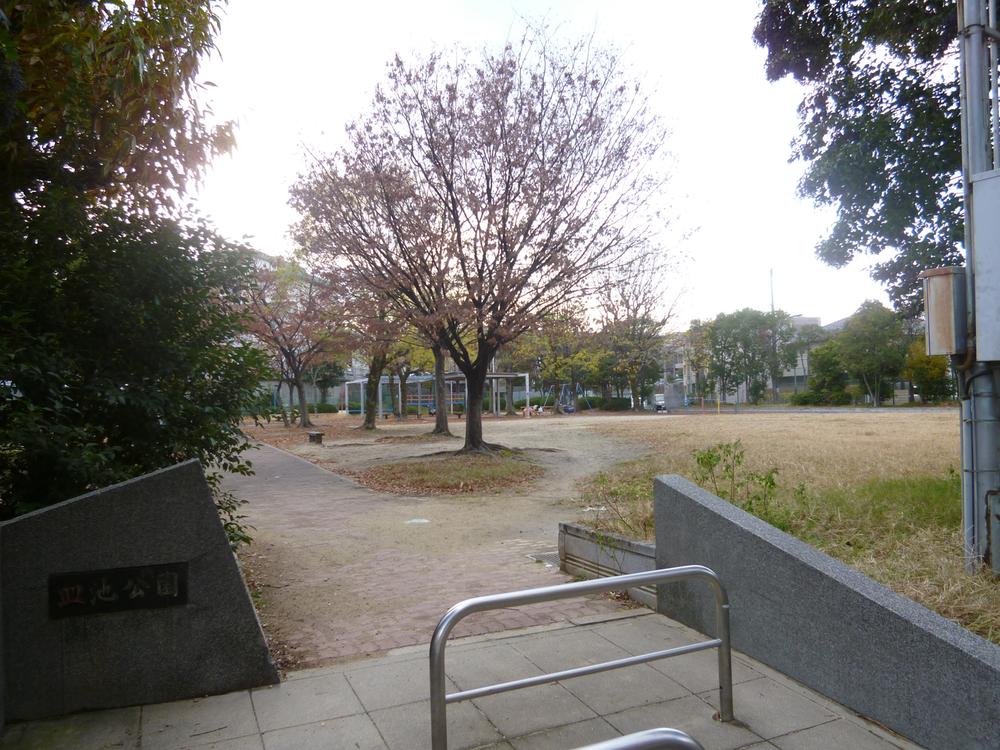Other. West, Park is adjacent