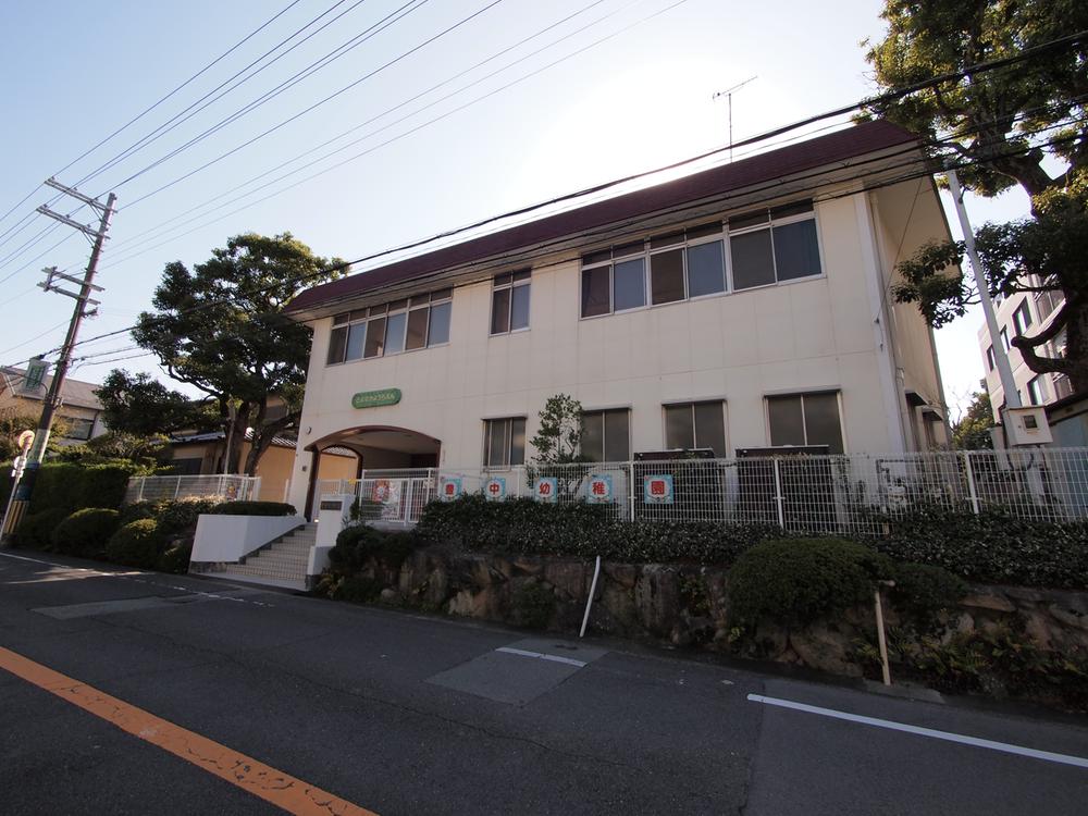 kindergarten ・ Nursery. Toyonaka 208m to kindergarten