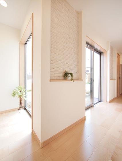 Model house photo.  [Our construction cases] Speaking of waste at home, But it is the "corridor", In the model house designed to be the corridor with the accent of the house. Not only just a decoration, Lighting surface is also conscious finish.