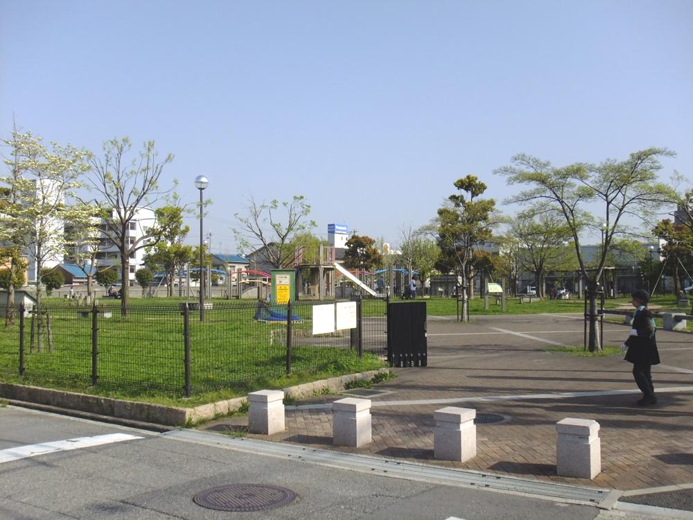 park. Petting green space (3-minute walk) heated pool ・ It rose garden ・ Tennis court ・ baseball Ground ・ Health playground equipment ・ There is a lawn open space "petting green space"