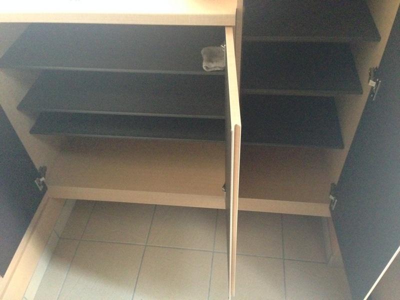 Entrance. Entrance also housed pat! ! It can also fully accommodated more shoes often.