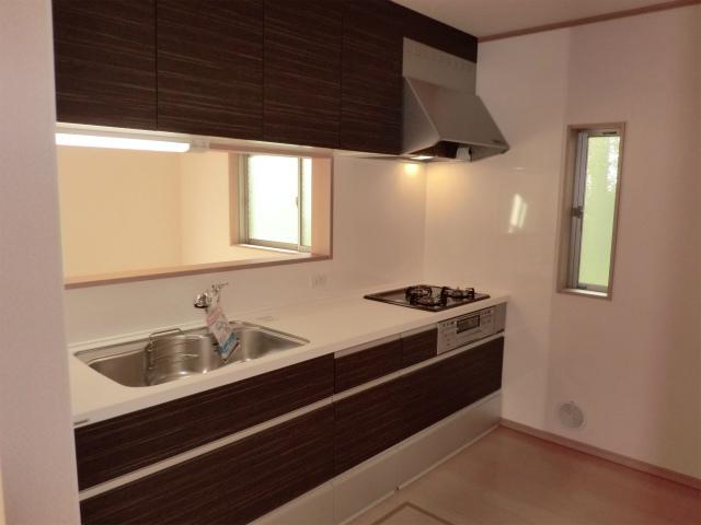 Kitchen. Local (10 May 2013) Shooting