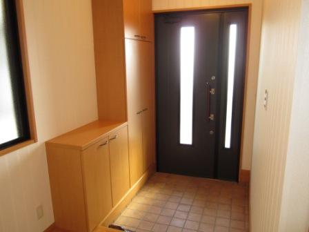 Entrance. Local (12 May 2013) Shooting