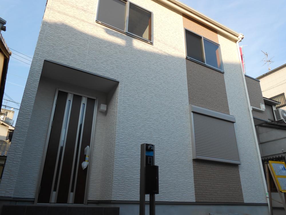 Local appearance photo. Local (12 May 2013) Shooting