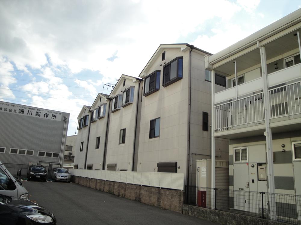 Local appearance photo. Local (10 May 2013) Shooting