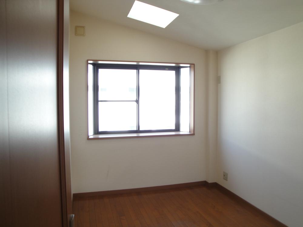 Non-living room. Indoor (10 May 2013) Shooting