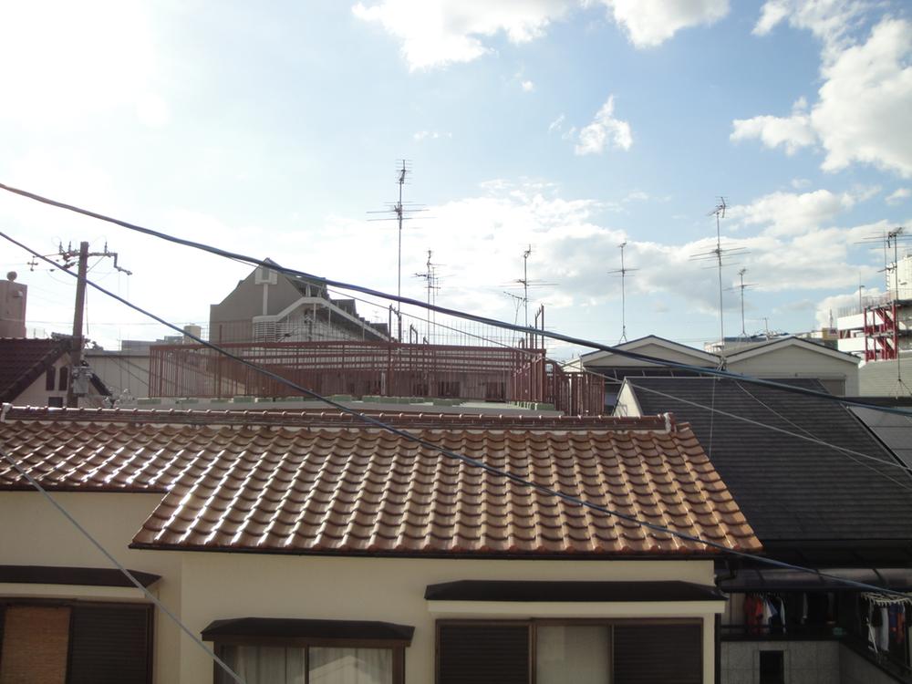 View photos from the dwelling unit. View from the site (October 2013) Shooting