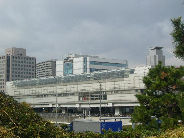 station. Osakamonorerusen Senri Chuo 880m to the Train Station