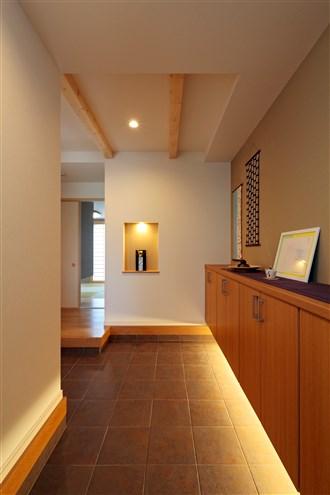 Building plan example (introspection photo).  [Our construction cases] Lighting to illuminate the floor part faintly is not only easy to use, Also it makes up the quality of the space. Because there is a depth, Widely visible effect.