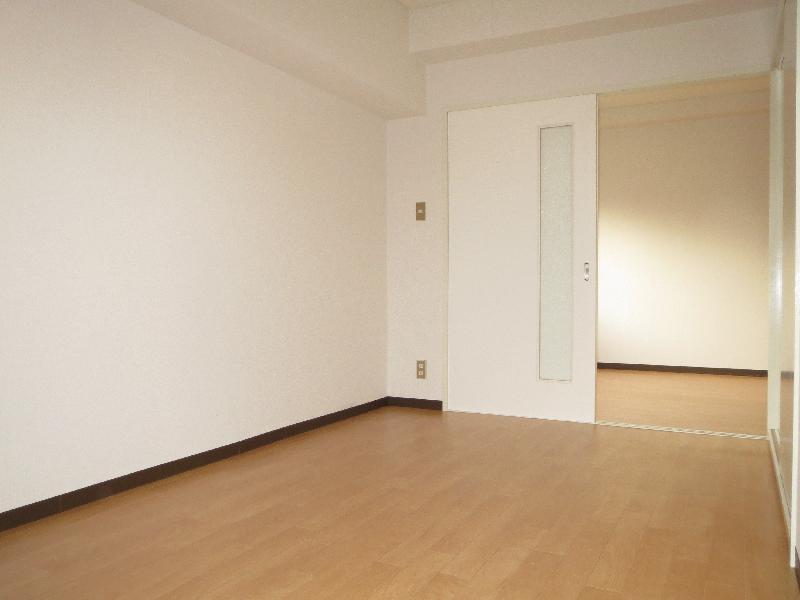 Other room space. Western-style south