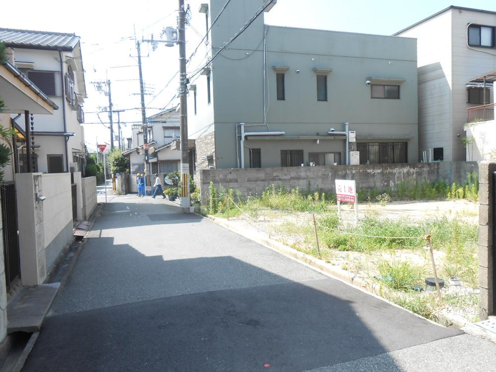 Local photos, including front road. Local (August 2013) Shooting