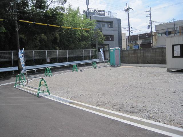 Local photos, including front road. Local (June 2013) Shooting