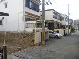 Local photos, including front road. Local (November 29, 2013) Shooting Front road, 4.7m of public road is (Toyonaka road).