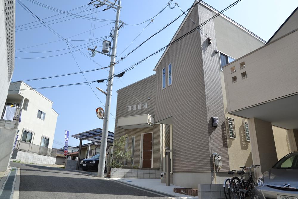 Local photos, including front road. Local (July 2013) Shooting