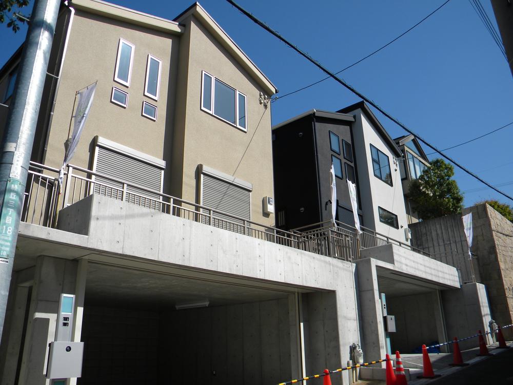 Regal appearance Nestled Midorigaoka area! Please in the house that you can show off to friends. Your Nari garage style in the inner garage!. Regal appearance Nestled Midorigaoka area!