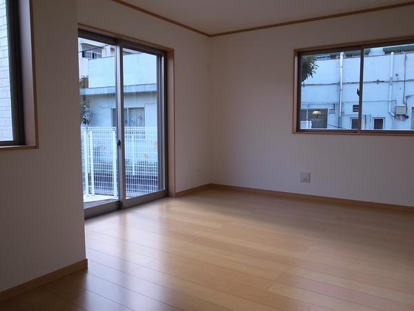 Living. Living in pursuit sense of openness and comfort ☆