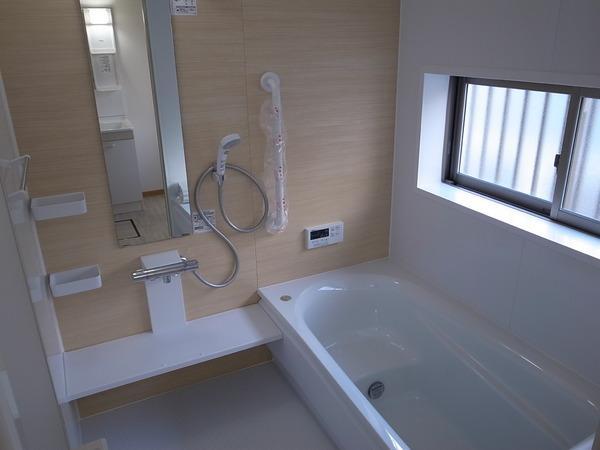 Bathroom. Spacious bathroom 1 tsubo or more
