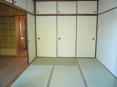 Living and room. After all, I Japanese is a Japanese-style room.