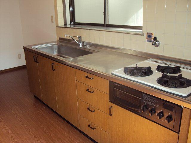 Kitchen. Easy-to-use system Kitchen