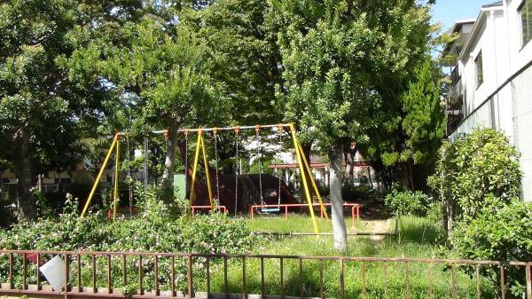 park. 5m is the back of the children's park of the house to the west side of the children's park