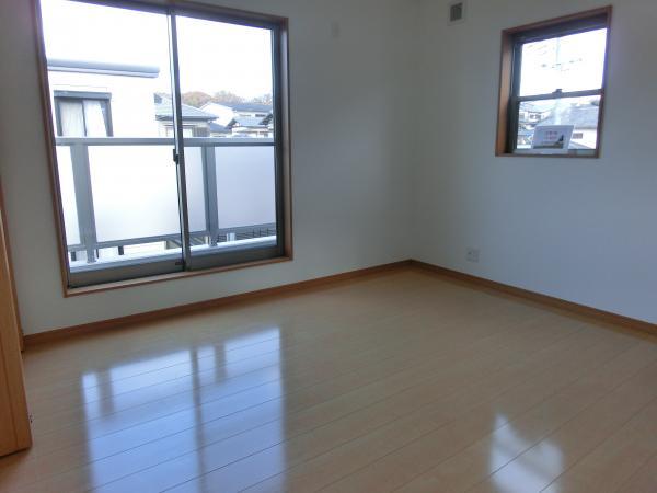 Non-living room. Each room is housed enhancement.