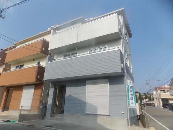 Local appearance photo.  [Building completed] You can see, even on weekdays if you can connect!