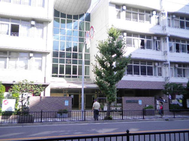 Primary school. Toyonaka Municipal Oike to elementary school 919m