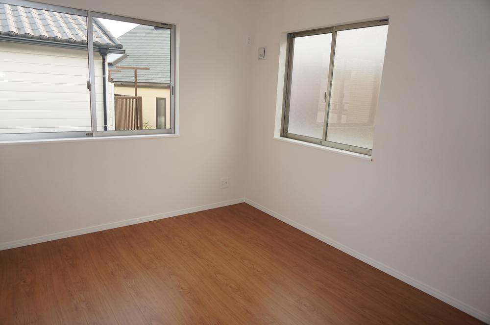 Non-living room. Second floor of the Western-style 6 quires. 4LDK that let them have a room for children