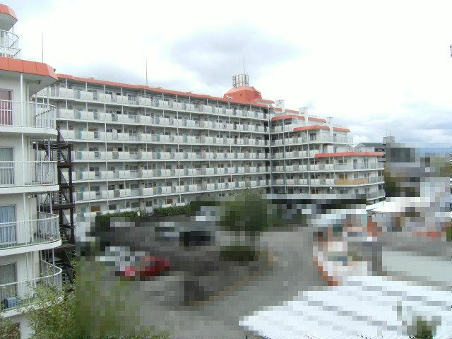 View photos from the dwelling unit. View from the site (November 2013) Shooting