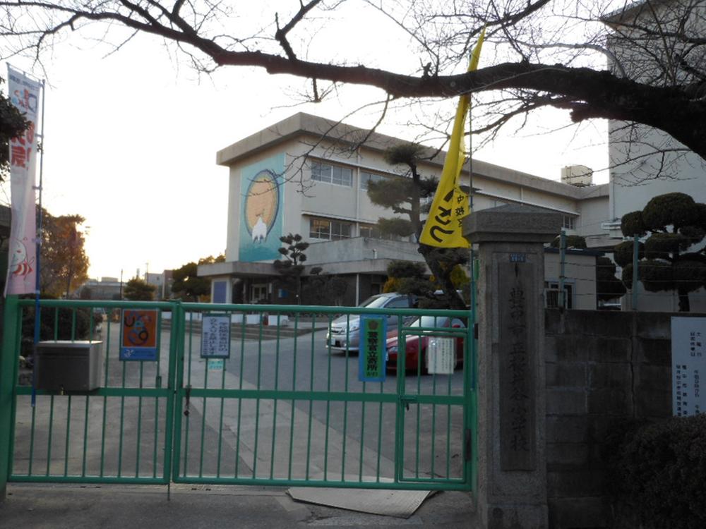 Primary school. Toyonaka Municipal Sakurai valley 150m up to elementary school