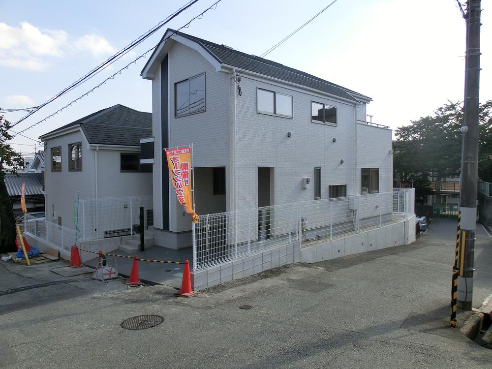 Local appearance photo. Local (10 May 2013) Shooting