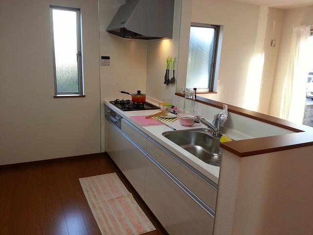 Kitchen. Local (12 May 2013) Shooting