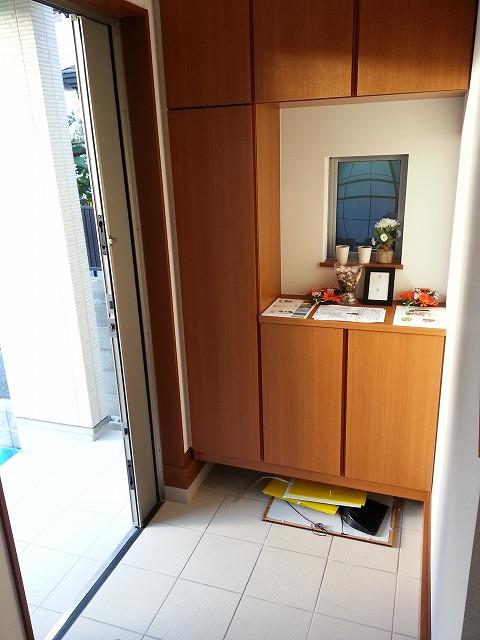 Entrance. Local (12 May 2013) Shooting