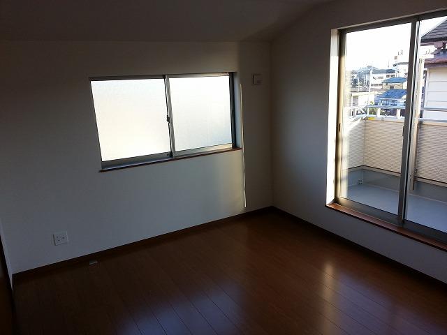 Non-living room. Indoor (12 May 2013) Shooting