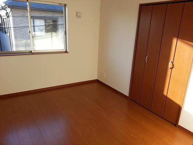 Non-living room. Indoor (12 May 2013) Shooting