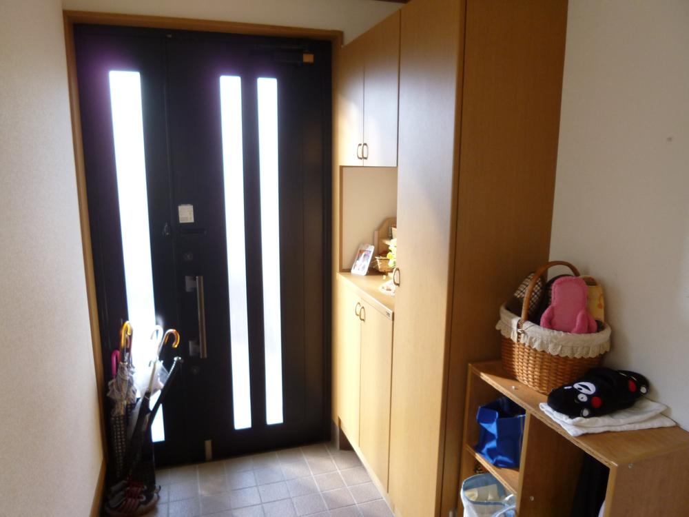 Entrance. Entrance (November 2013) Shooting