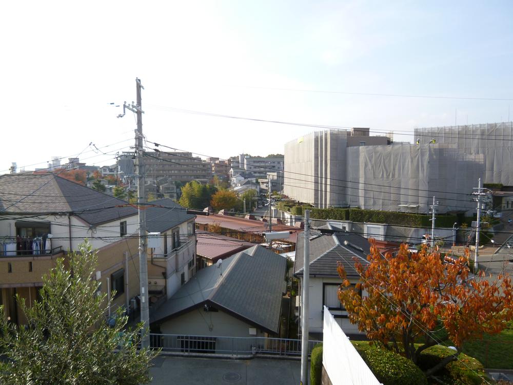 View photos from the dwelling unit. West view from the bedroom (11 May 2013) Shooting