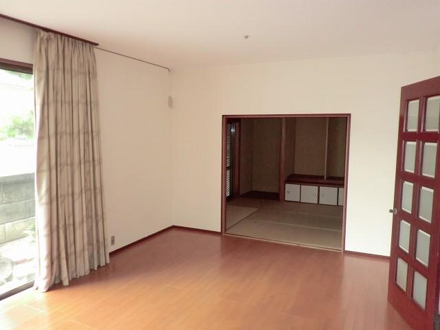 Living. Indoor (08 May 2013) Shooting