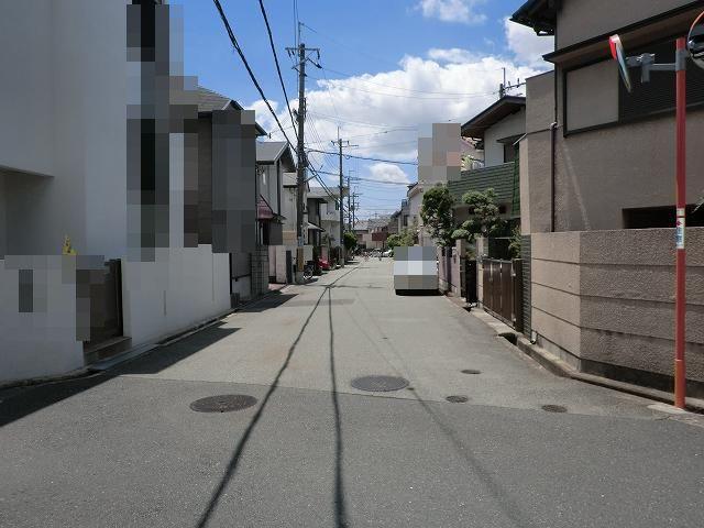 Local photos, including front road. Local (08 May 2013) Shooting