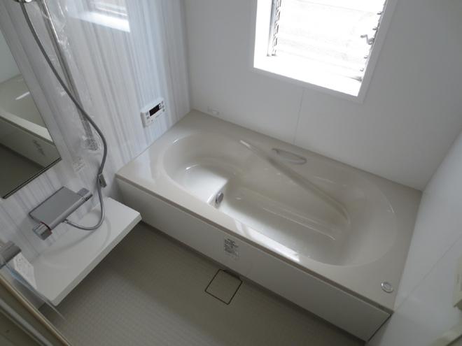 Bathroom. Unit bus of fully functional