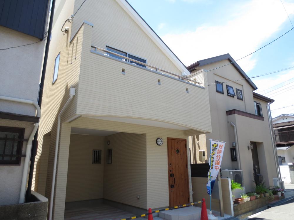 Local appearance photo. Parking available in the high-roof cars OK in the foyer next to