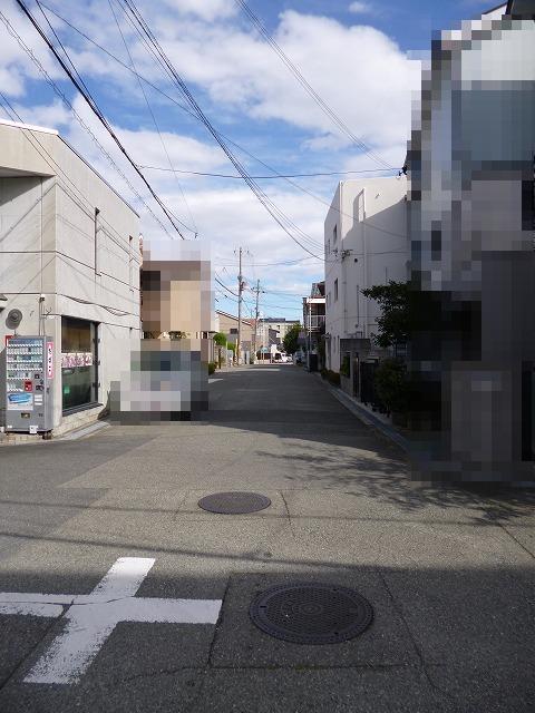 Local photos, including front road. Local (10 May 2013) Shooting