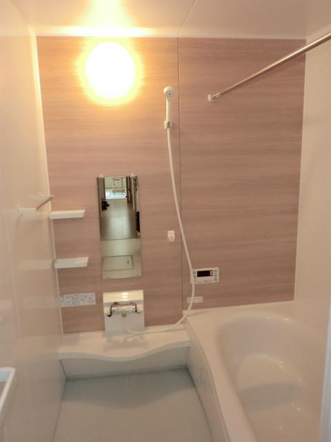 Bathroom. Local (10 May 2013) Shooting