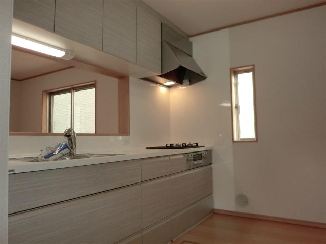 Kitchen. Local (10 May 2013) Shooting