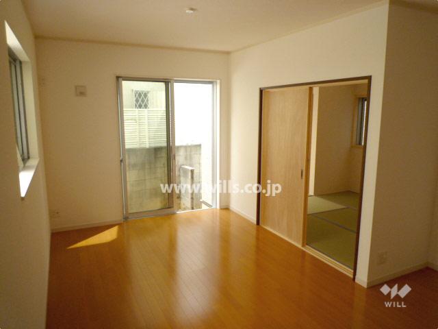 Same specifications photos (living)